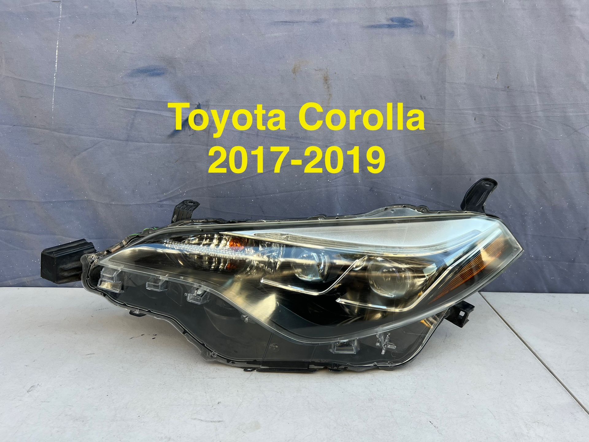 2017-2019 Toyota Corolla Headlight OEM