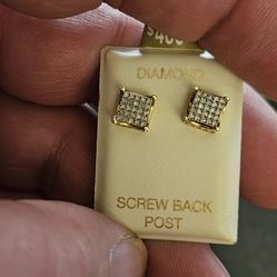 New 1/6 c.t. t.w. diamond 10kt  earrings from banter