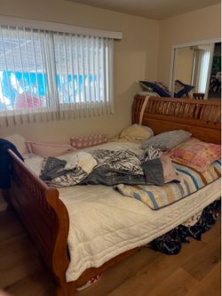 5 Piece Solid Wood Bedroom Set
