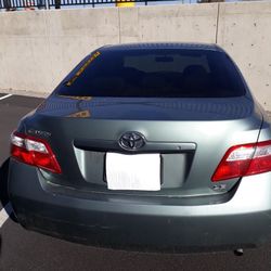 o2007 Camry 100,000 miles very clean new battery running is good