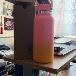 Limited Edition Hawaiian Ombré Hydroflask 