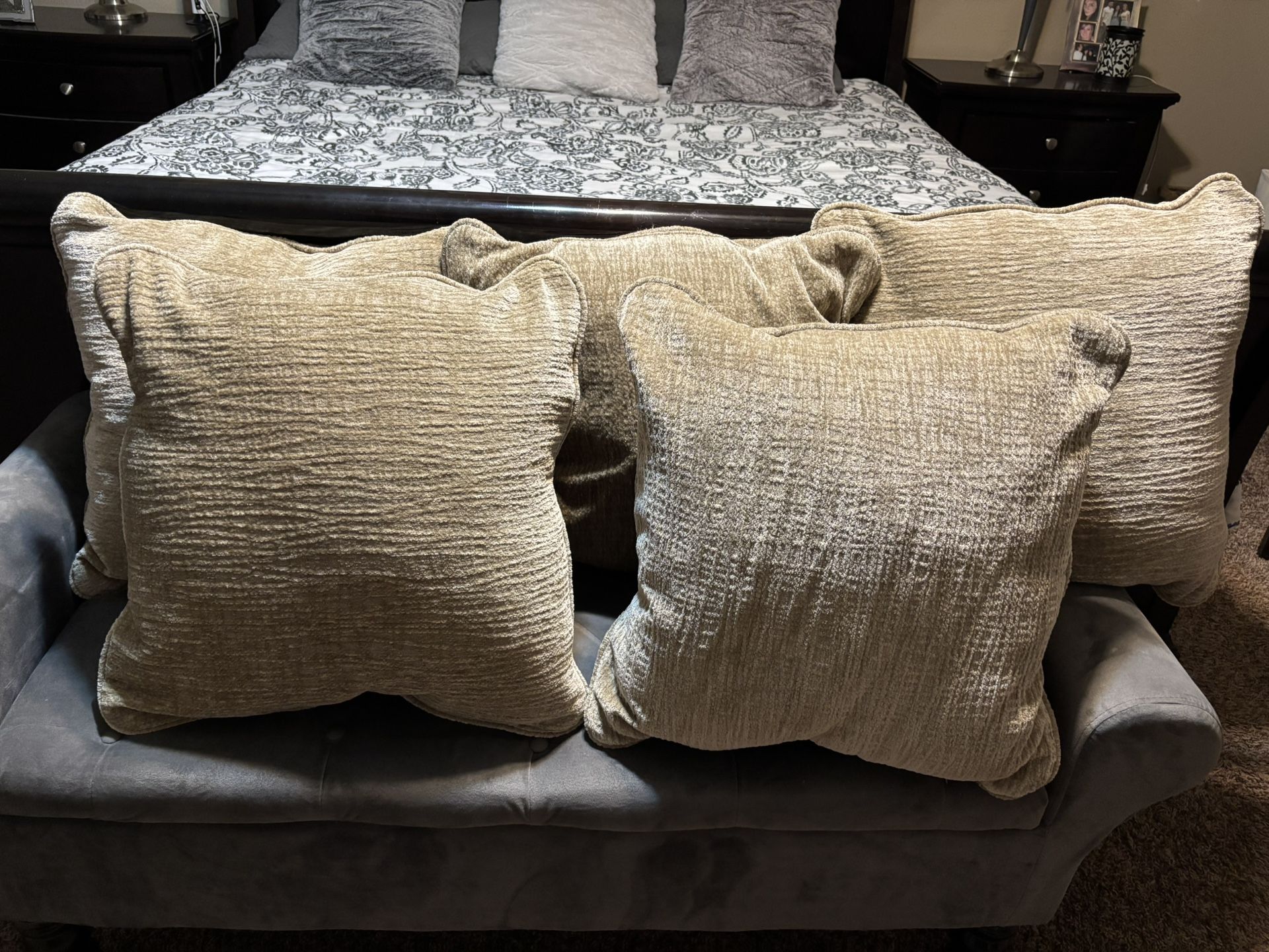 5 Couch Pillows Brand New $30 For All