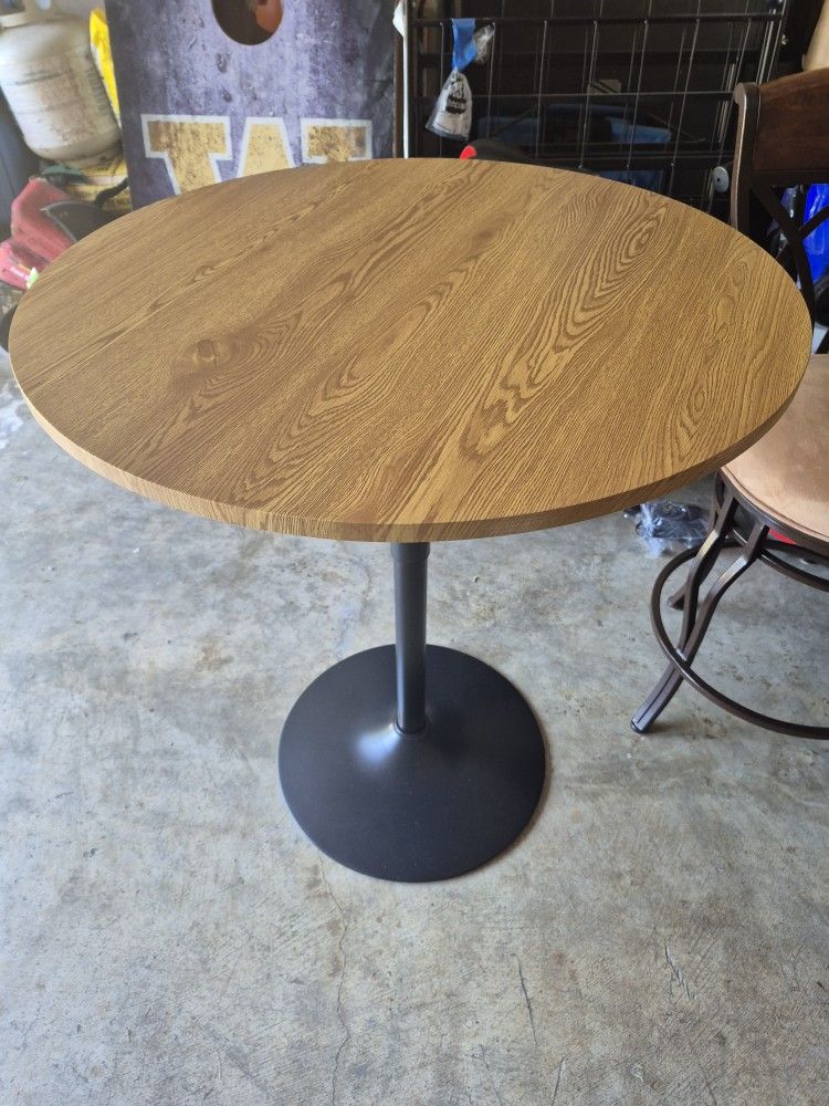 Round Bar Table
