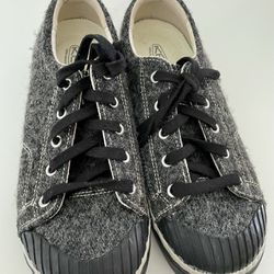 Keen Shoes Womens 8  Elsa Comfort Sneakers 1017966 Fleece Fluffy Wool Black