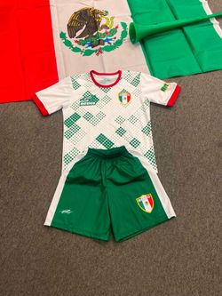 Uniforme de México 🇲🇽 para niño com bandera y trompeta