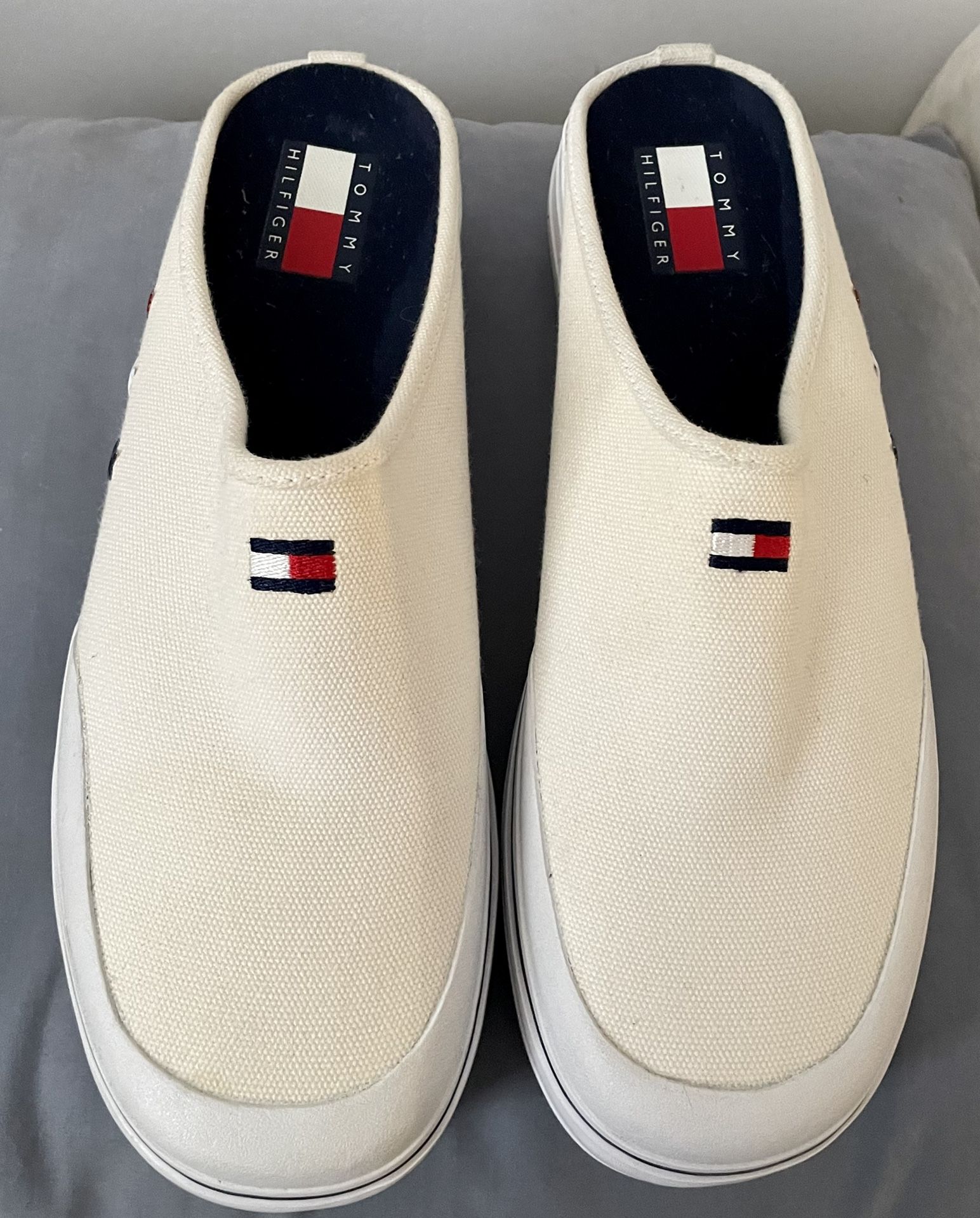 New Tommy Hilfiger Women’s Sneaker
