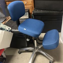 Ergonomic Kneeling Office Chair w/ Back Support – Like New
