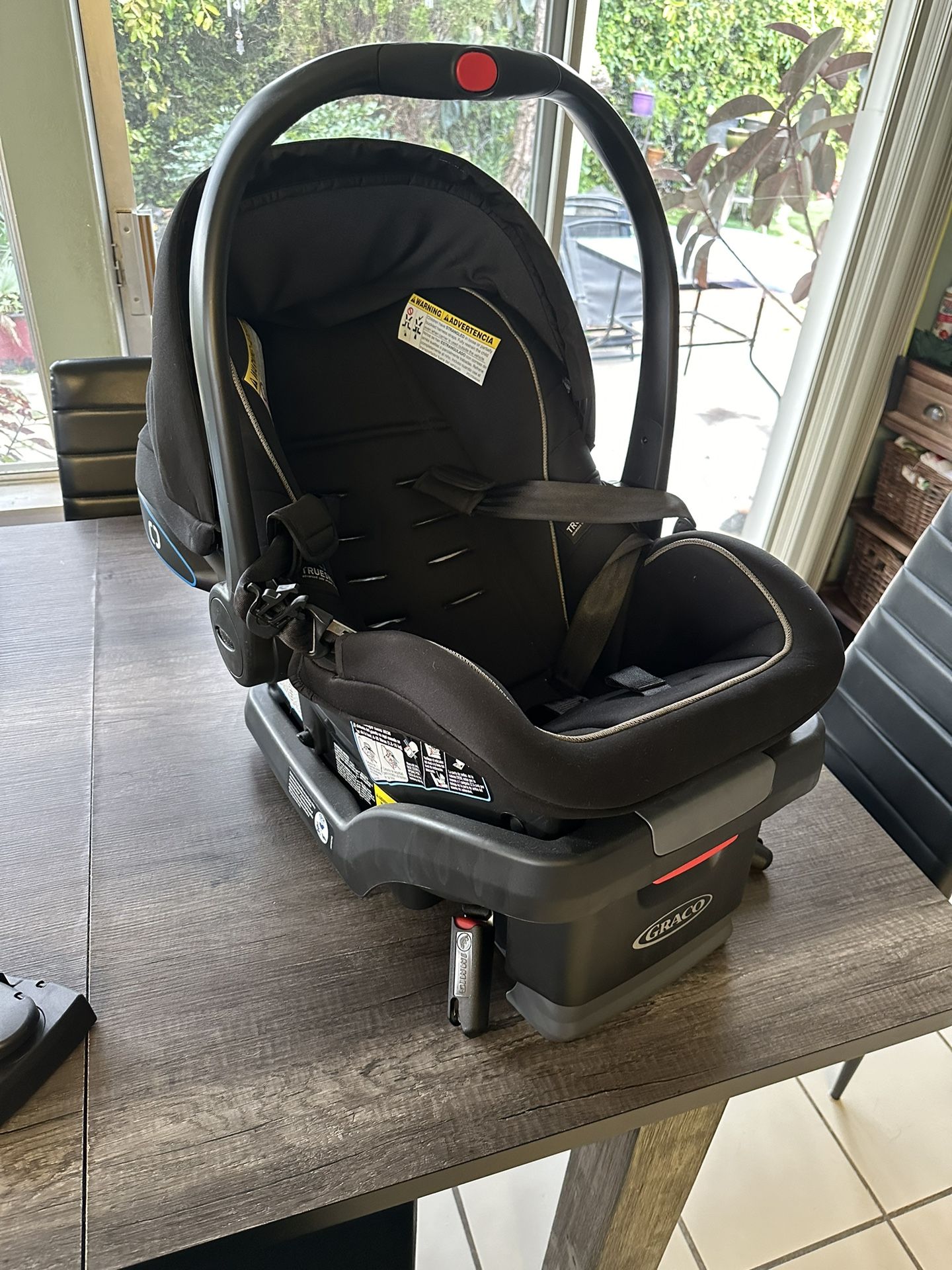 Graco Infant Car Seat And Base