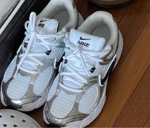 Nike women’s Sz.10 $35