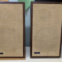 Vintage Pair Of Smaller Advent Speakers: Refoamed, Recapped