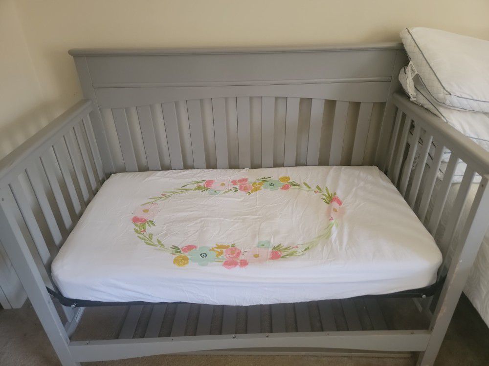 Unisex Baby Crib