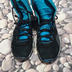 Blue sneakers, suitable for basketball, great rebound! Shock absorption!