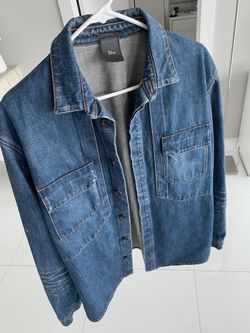 Beautiful Christian Dior Men Denim Jacket size 42 , never worn as good as new . Was worth over 2k$ in stores