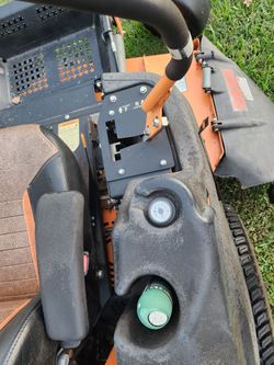 SCAG  ZERO TURN LAWN MOWER