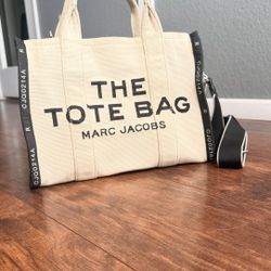 Marc Jacobs Medium Tote 