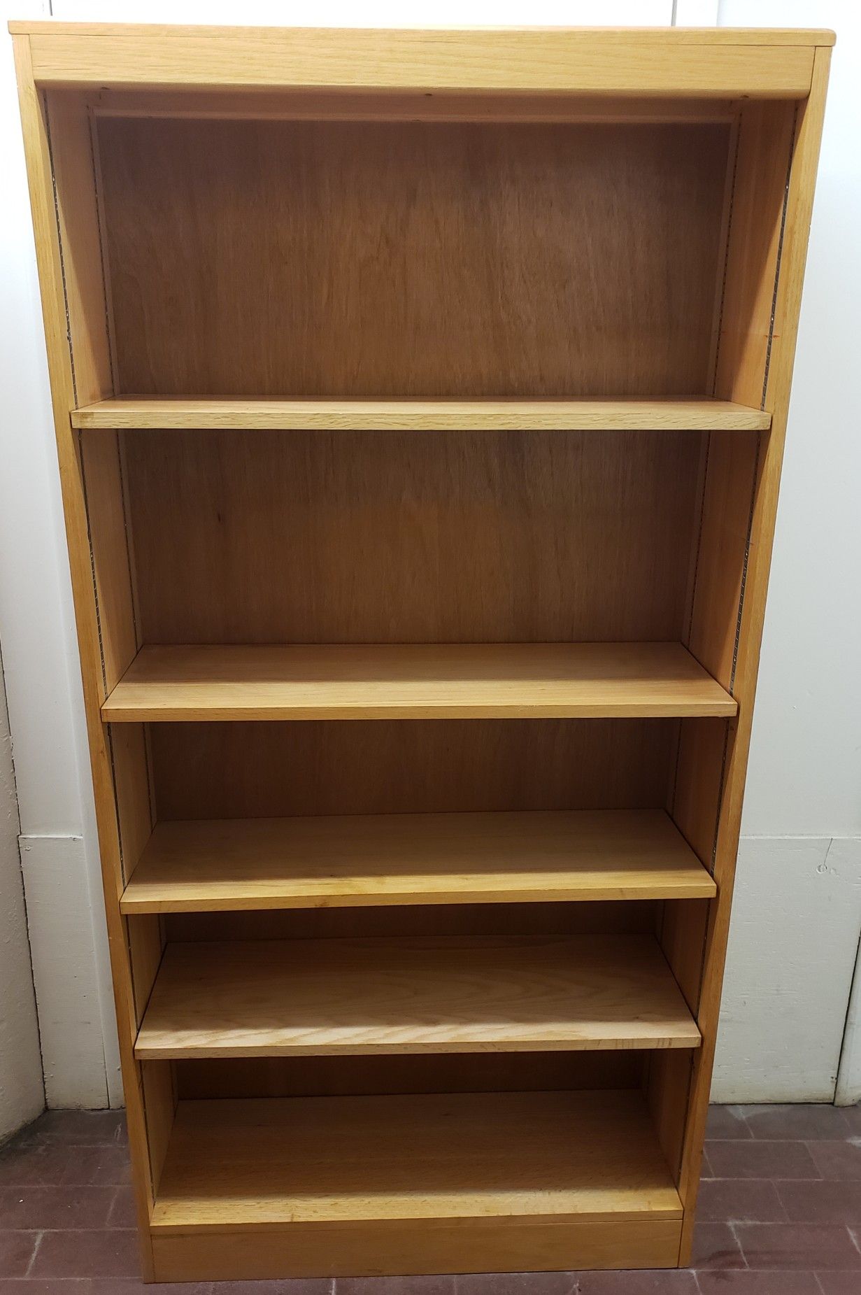 Nice Solid 5-Shelf Adjustable Bookcase (+Free Local Delivery)
