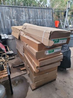 Siemans 200 amp panel solar rated bottom or top feed 40 space
