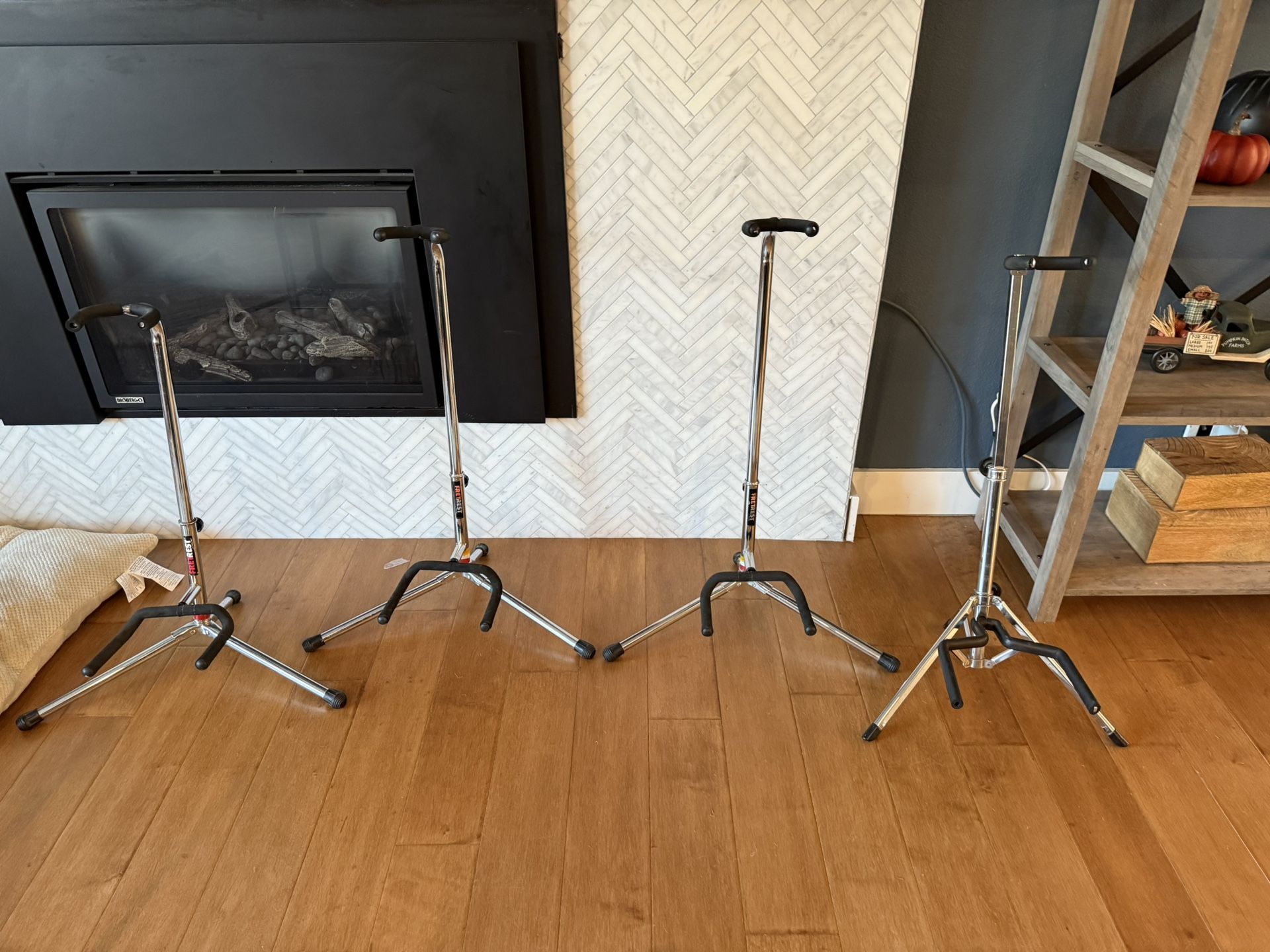 4 Guitar Stands 