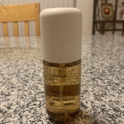 Phlur Fragrance Vanilla Skin 