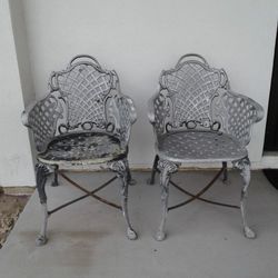 2 Patio Chairs Metal Material  Need Paint Retouch 