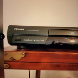 Like new Toshiba DVD Player SD1600 / CD Player