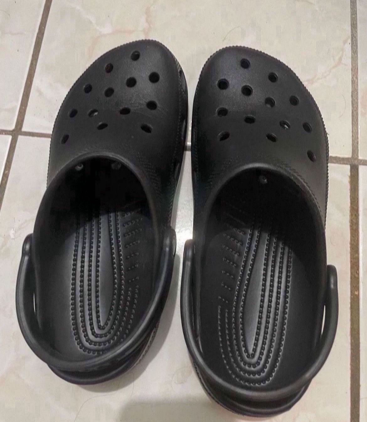 black crocs 