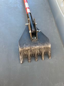 Roofing shovel