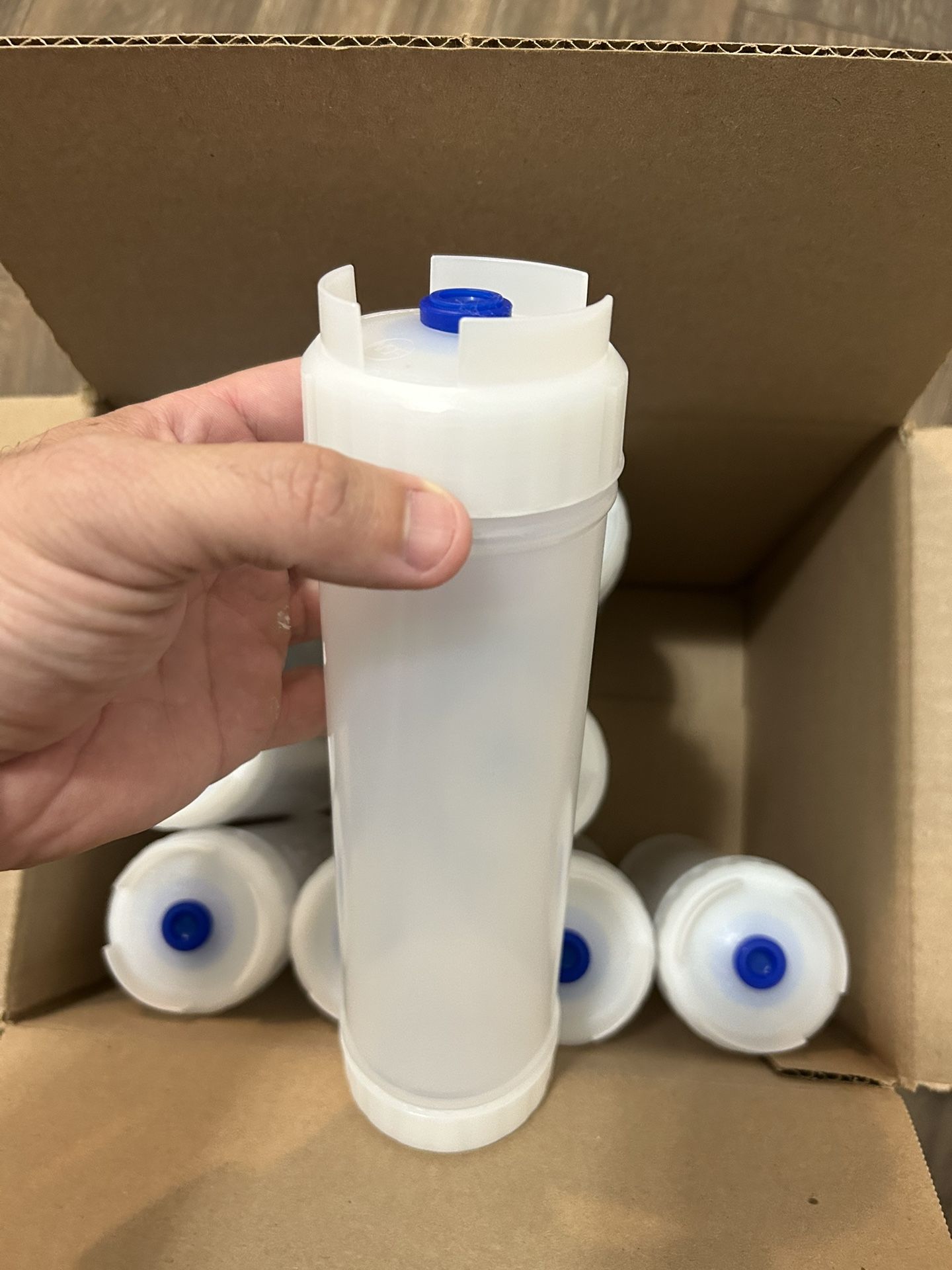 6-Count , FIFO Squeeze bottle 20 oz. Sauce Bottle with Large Valve- 6 bottle