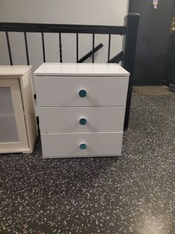 2 Cabins Sets 40 Each Or Best Offer