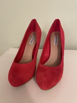 Steve Madden Traisie Red Suede Pumps Size 10