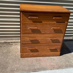 HEAVY WOOD 4 Door 8 Handle Dresser