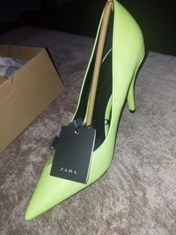 ZARA Neon Lime Pointed-Toe Pumps – NEW w/ Box & Tags