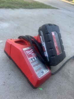 Milwaukee charger and battery 18m