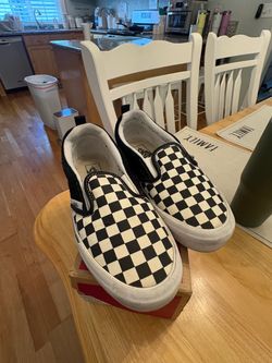 Vans Knu Skool checkered Slip-Ons men’s size 8-  slightly used condition only $20!!!!!