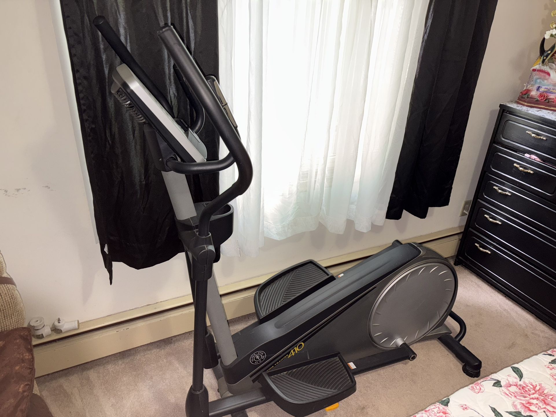 Gold's Gym Stride Trainer 410 elliptical machine