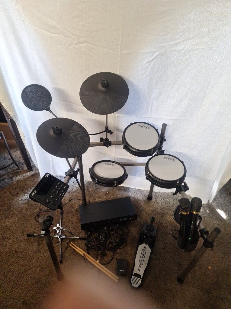 Simmons Drum Set