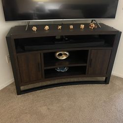 TV Stand (Curved)