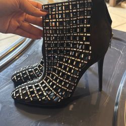 Woman’s Heels Size 9