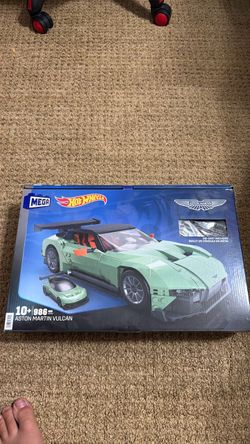 Mega x Hot Wheels Set - Aston Martin Vulcan
