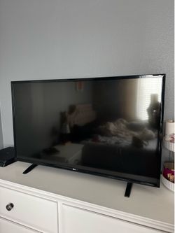 43” LG HD 1080p LED TV
