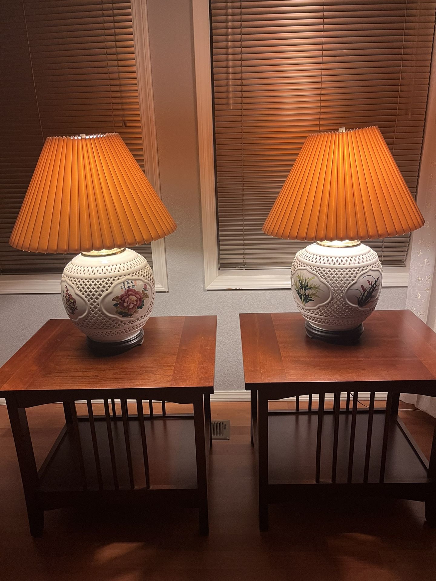 ORIENTAL PORCELAIN LAMPS WITH SHADES