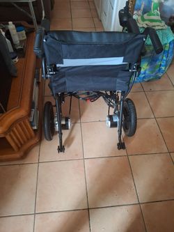 Electric wheelchair