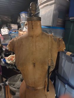 Wolf #10 Seamstress Mold