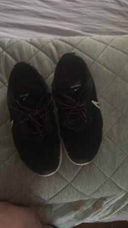Women’s Nike shoes size 8.5