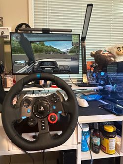 Logitech G29 Racing Wheel + Pedals – PS5/PS4/PC – Excellent Condition