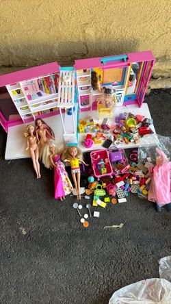 Barbie doll wardrobe, Barbie accessories