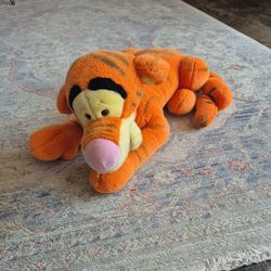 Disney Store vintage plush Tigger from Winnie the Pooh Lying Down 21 Inch Toy Collectible 1990s