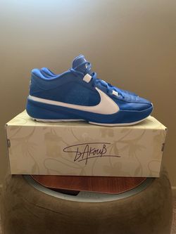 Nike Men Zoom Freak 5 TB Shoes Game Royal White Size 10. Great Condition.