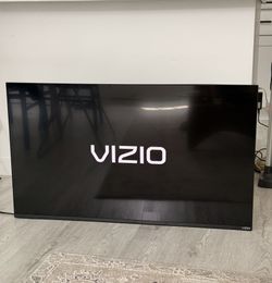 43” QLED Vizio TV