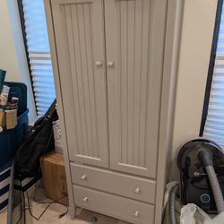 Cabinet By Main Woodworks